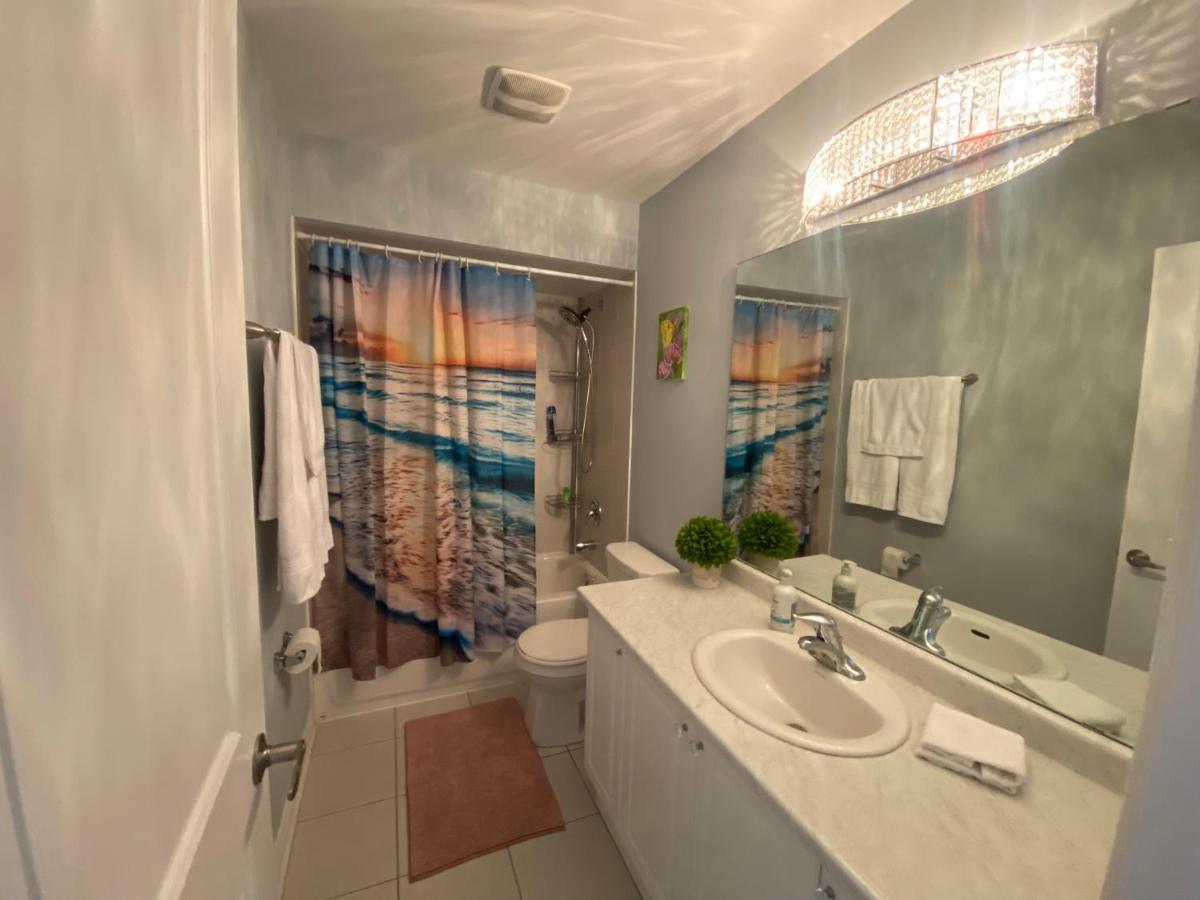 2 Bedroom With 2 Ensuites Unit In ريتشموند هيل المظهر الخارجي الصورة